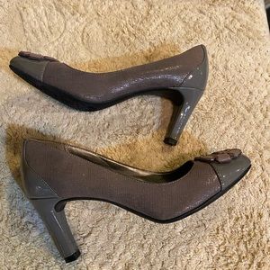 Bandolino Grey Pumps with Beaded Jewels